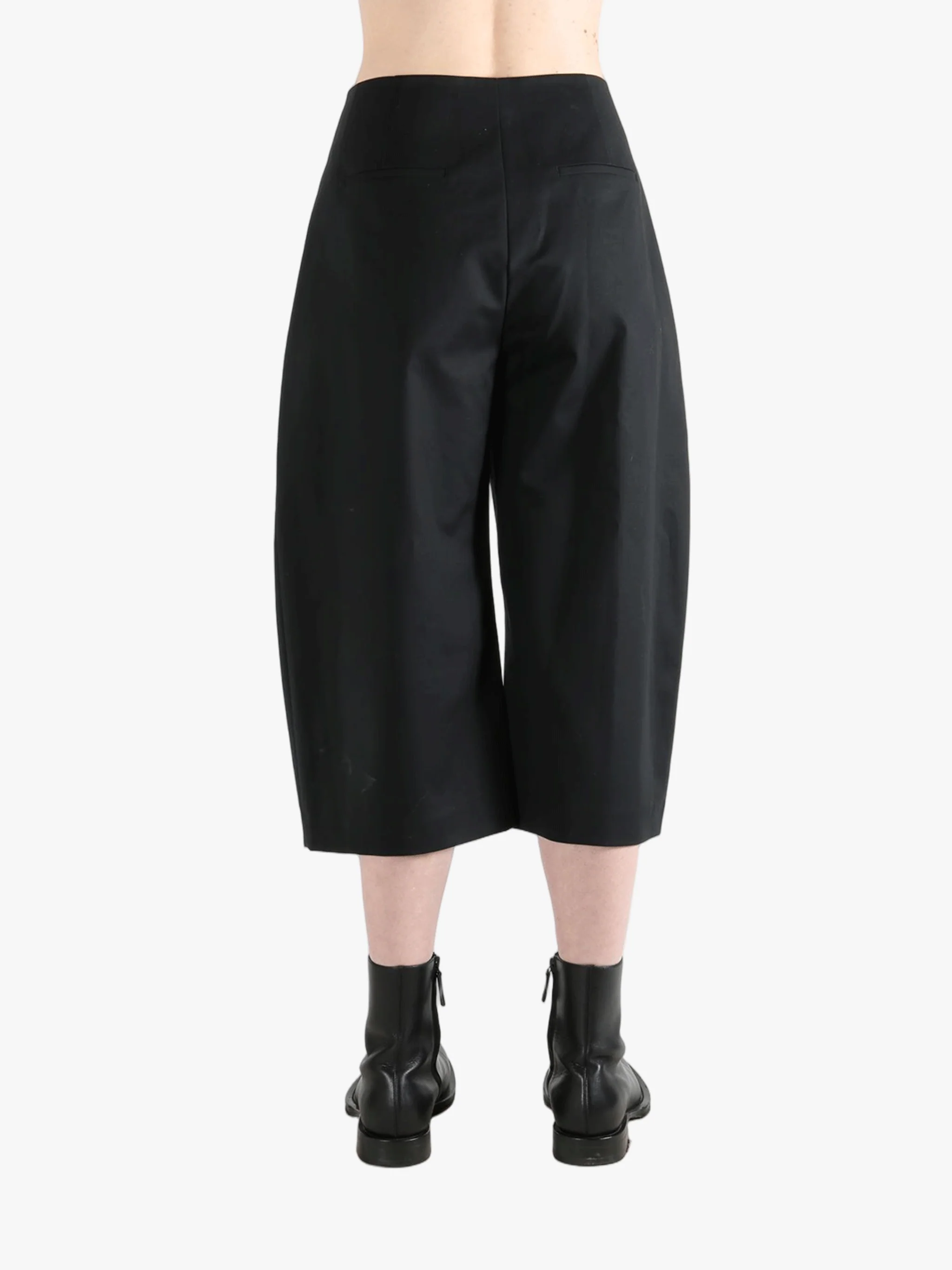 AMOMENTO - Women Curved Capri Pants - Image 3