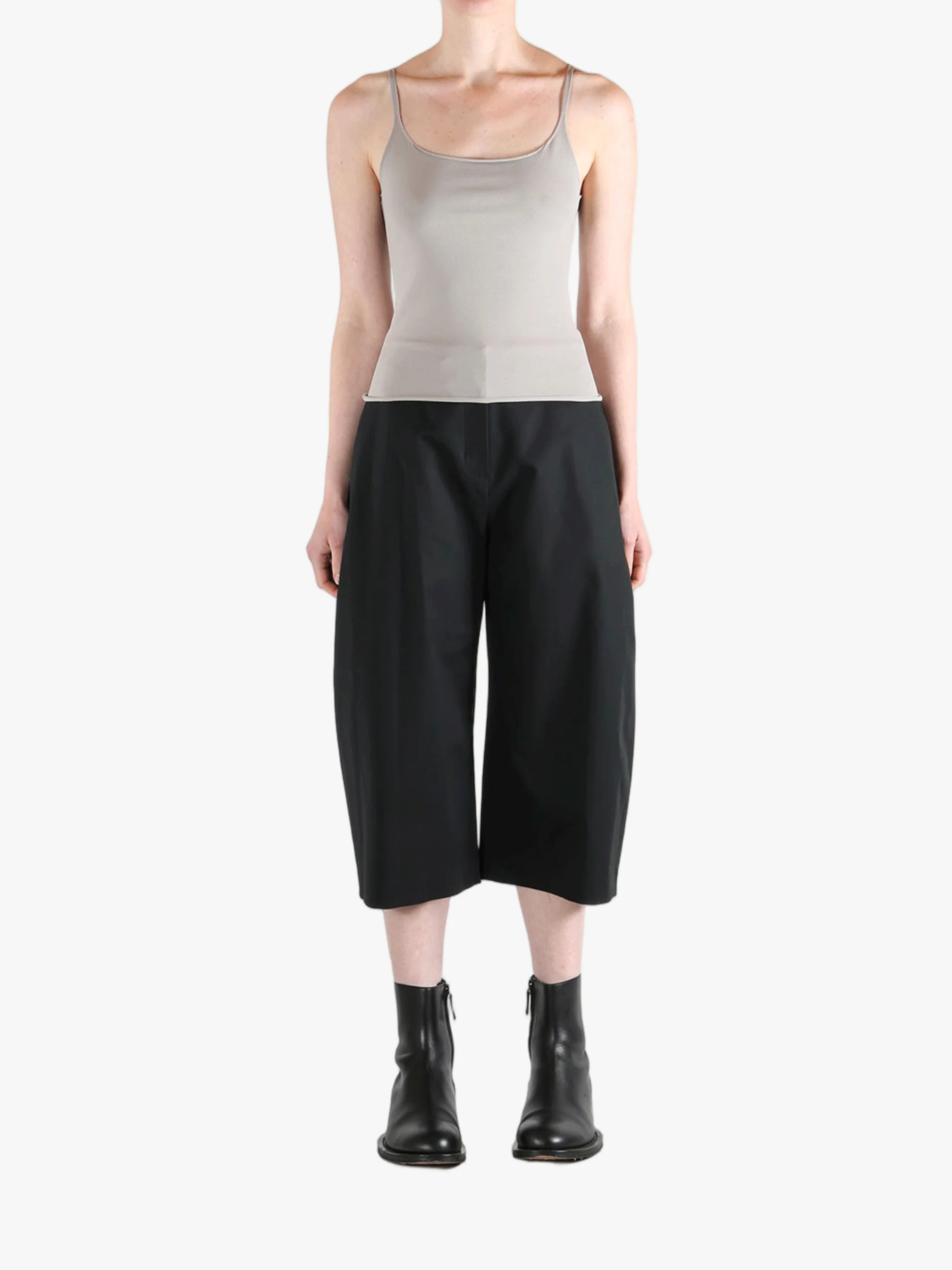 AMOMENTO - Women Curved Capri Pants - Image 4