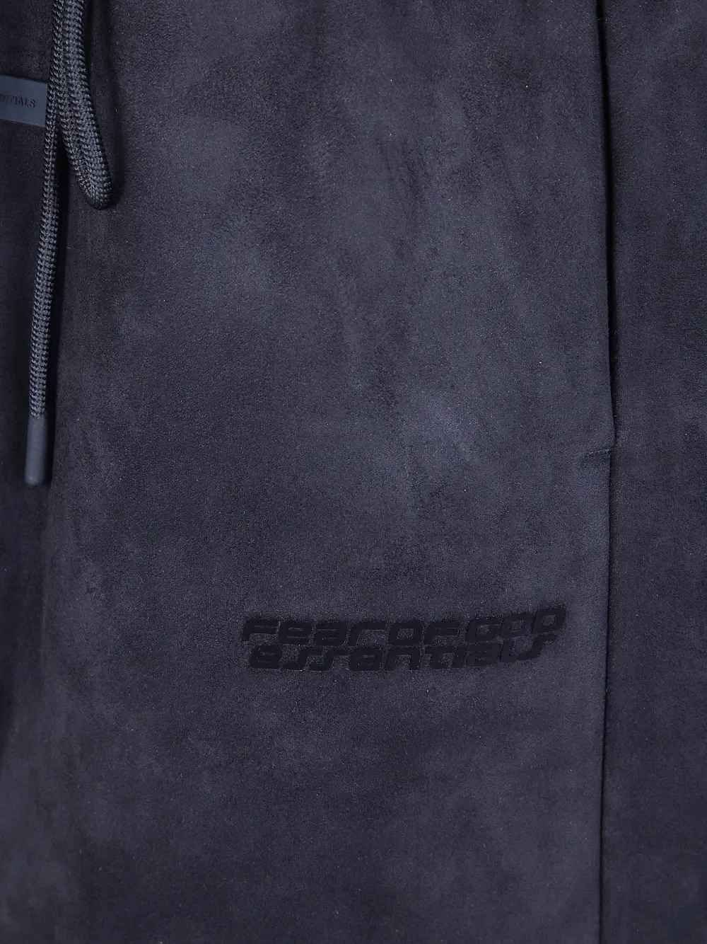 FEAR OF GOD ESSENTIALS - Men Relaxed Short - Image 3