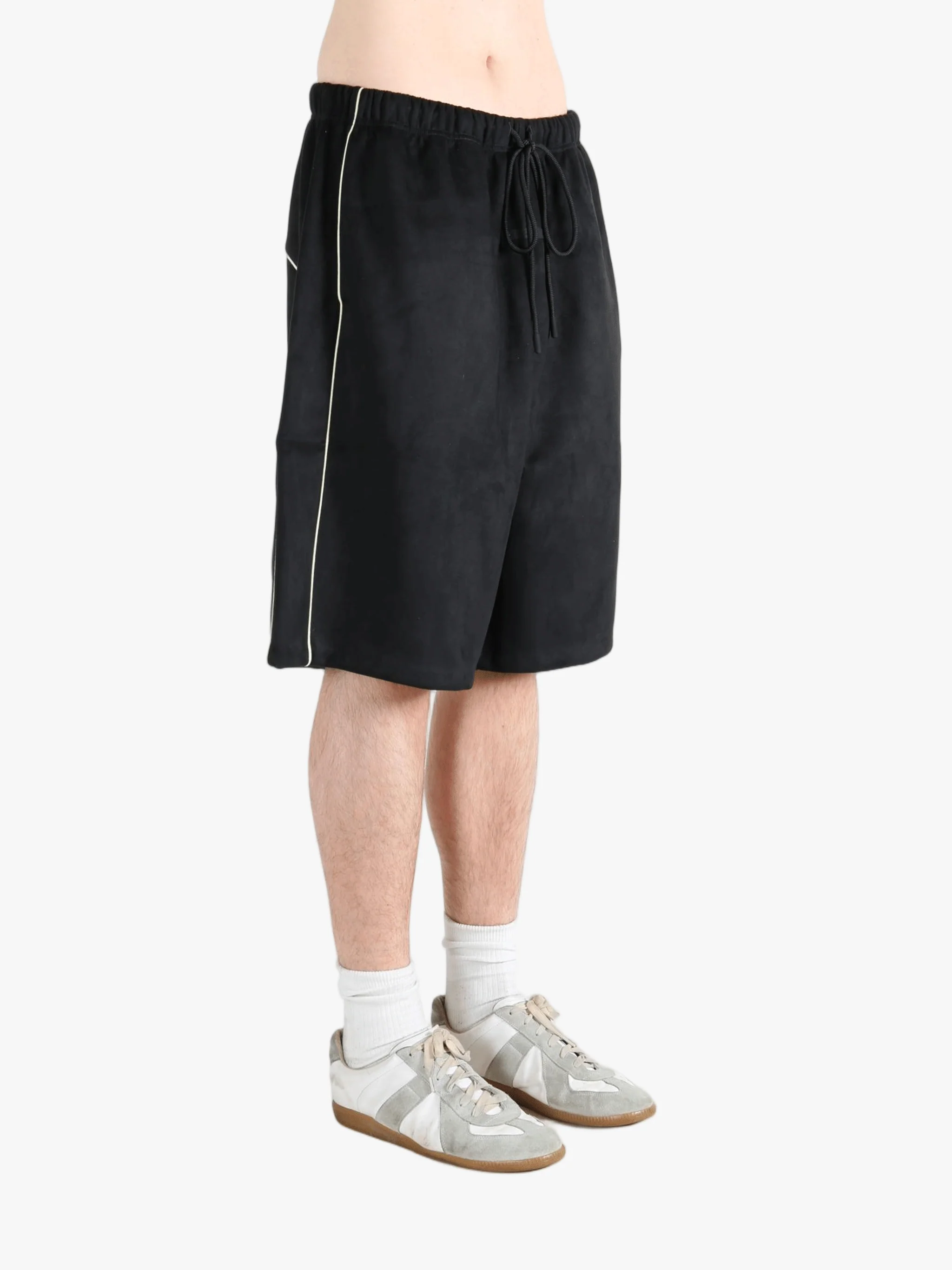 FEAR OF GOD ESSENTIALS - Men Signtature Relaxed W/Piping Short - Image 2