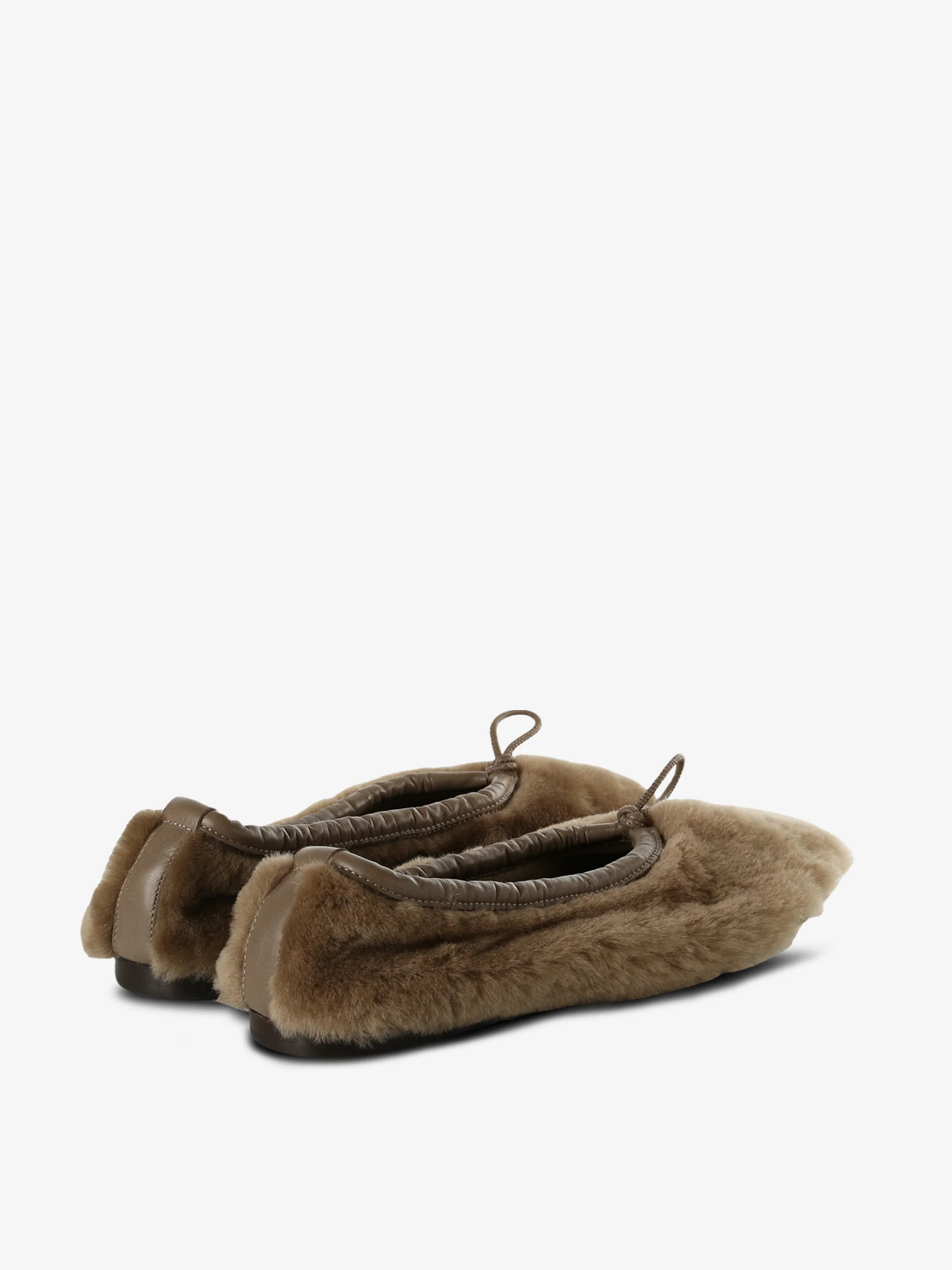 HEREU - Women Flat Pump Crafted In Shearling Lambskin - Image 3