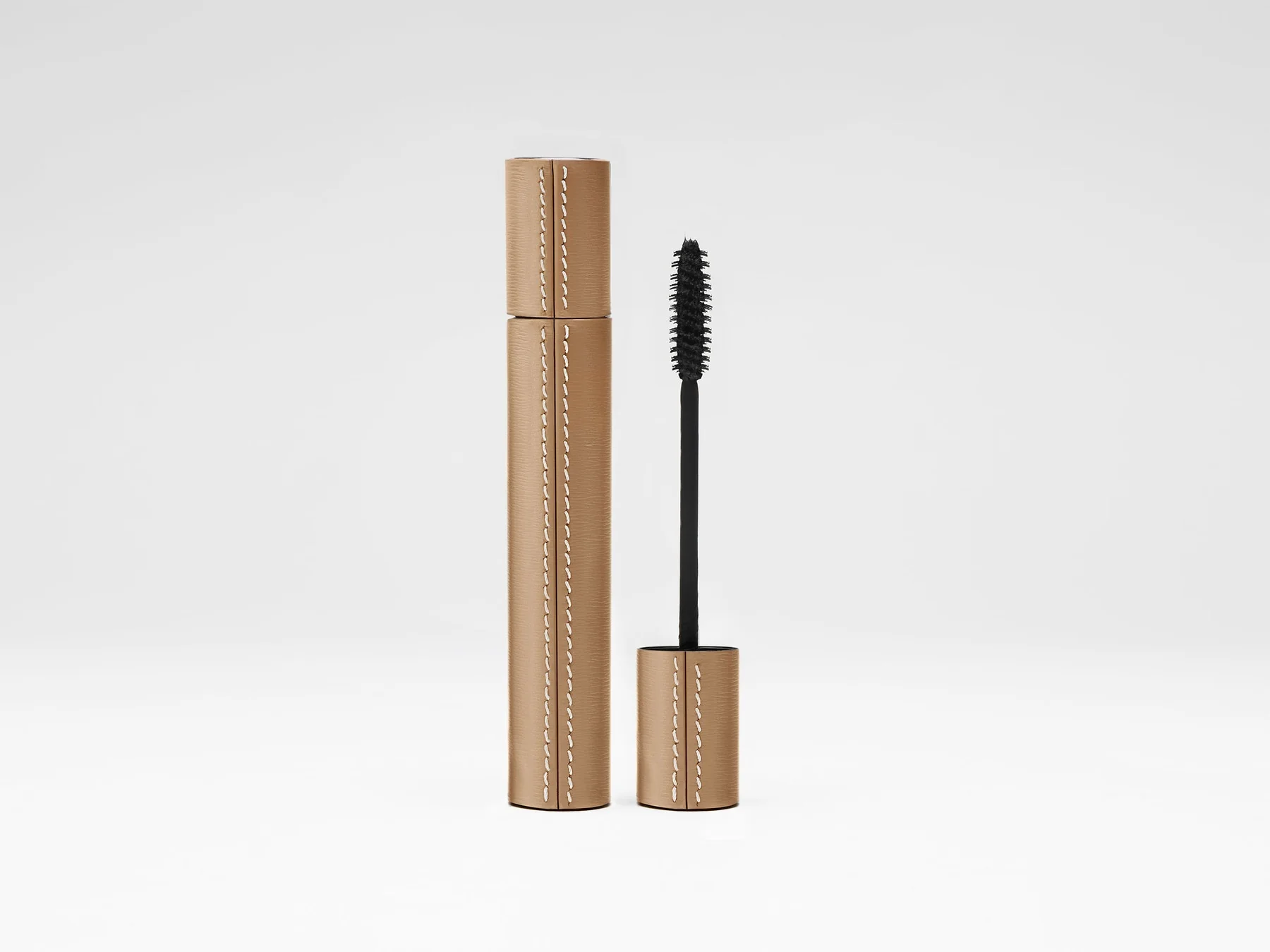 LA BOUCHE ROUGE - Fine Leather Mascara Sleeve - Image 2