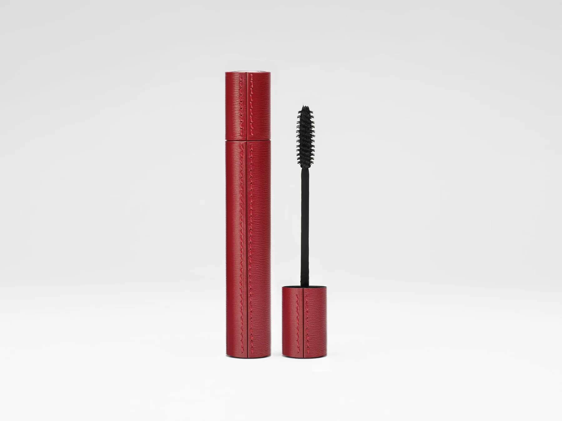 LA BOUCHE ROUGE - Fine Leather Mascara Sleeve - Image 2