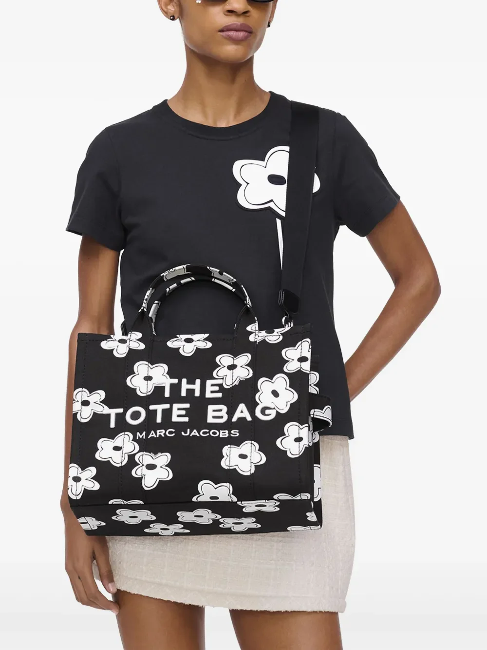 MARC JACOBS - Women The Daisy Canvas Medium Tote Bag - Image 2