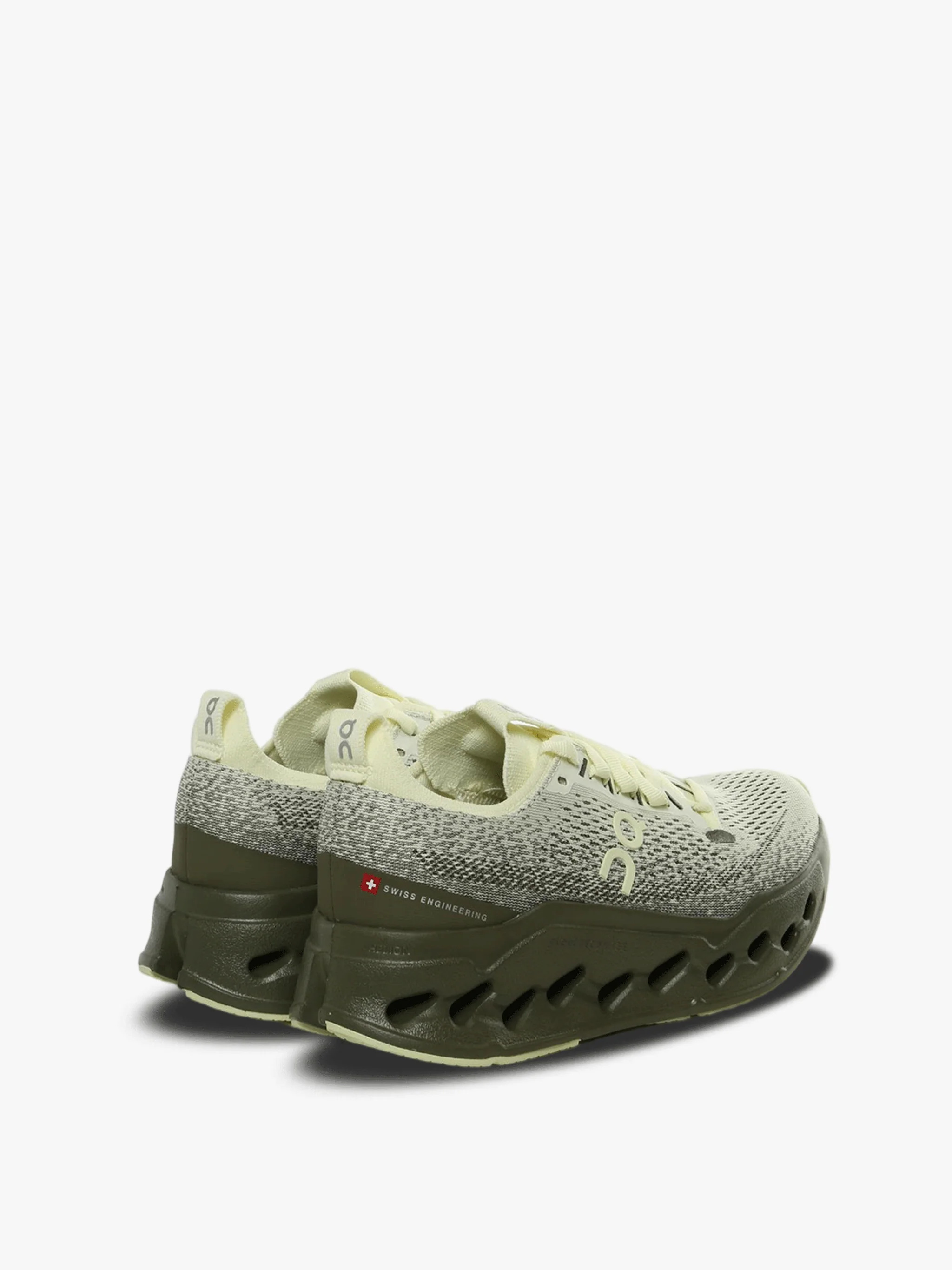 ON RUNNING - Women Cloudsurfer Max Sneakers - Image 3