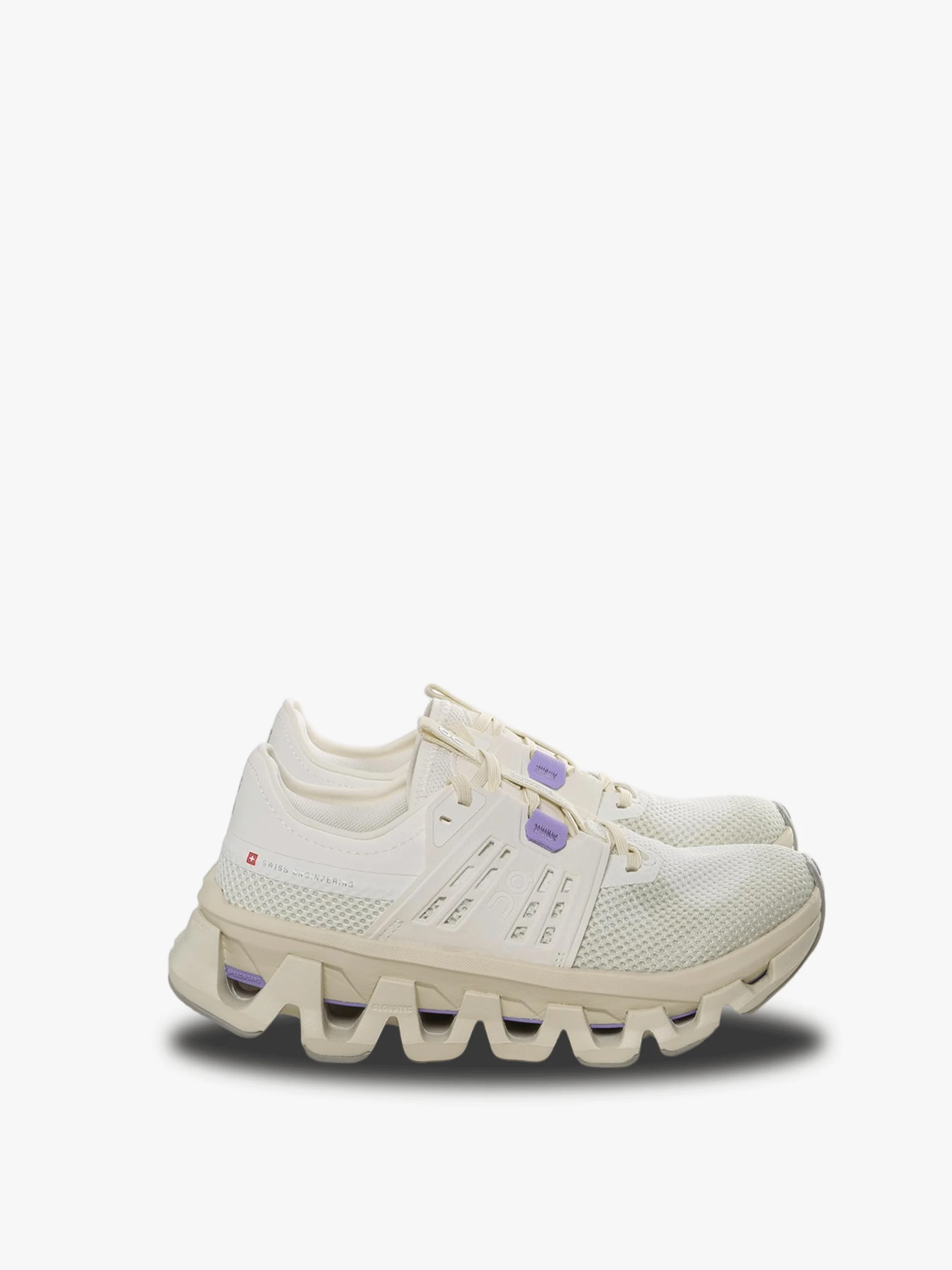 ON RUNNING - Women Cloudswift Amp Sneakers