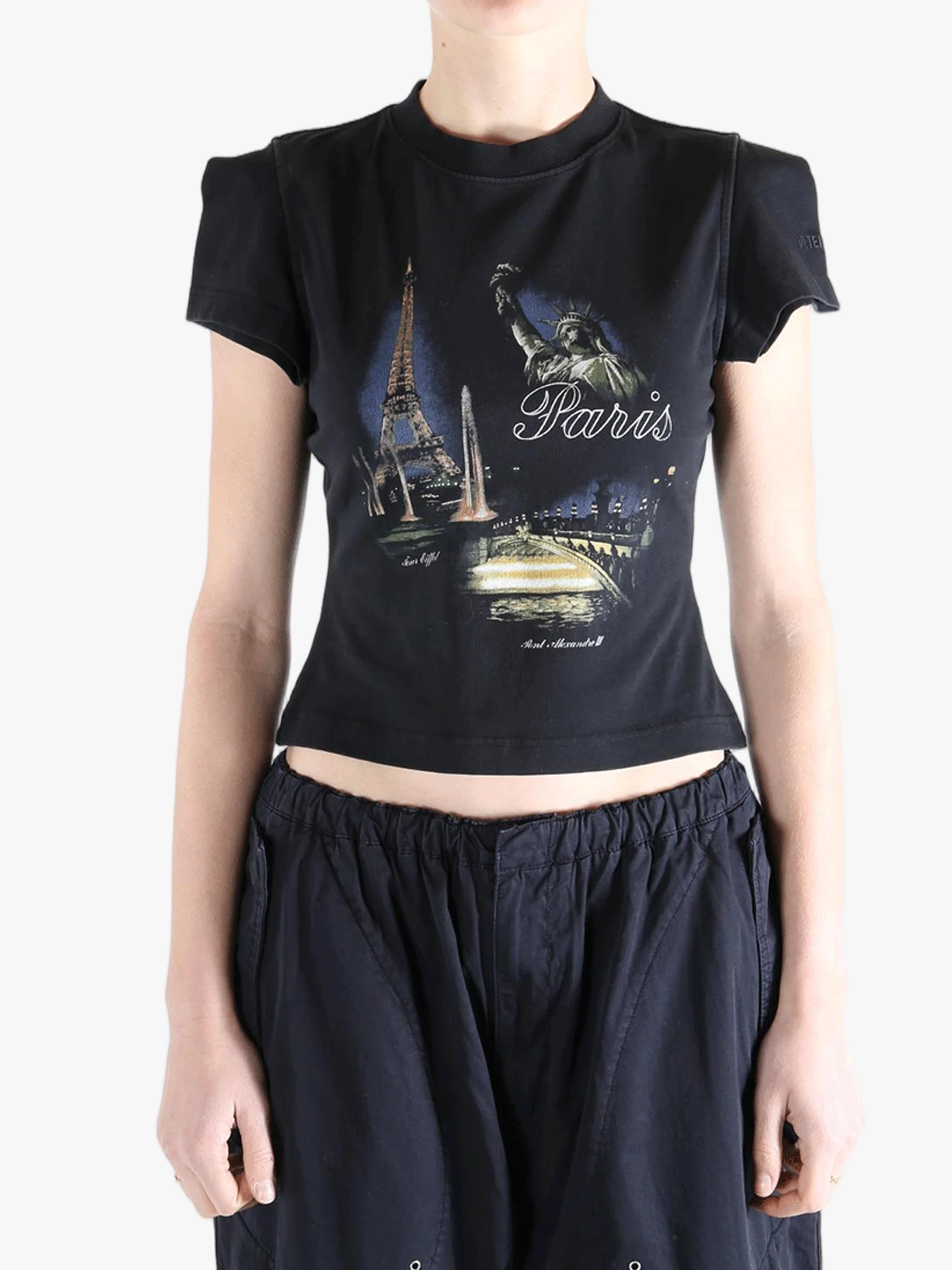 VETEMENTS - Women Paris Tourist Front Sleeve Baby T-Shirt